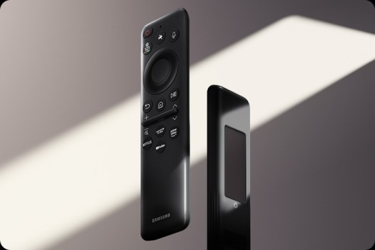 Samsung QE85Q8F QLED ovladač s integrovaným hlasovým ovládáním